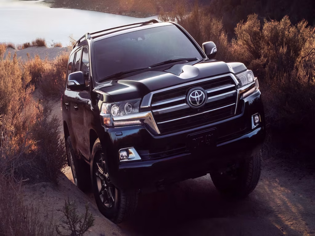 Toyota Land Cruiser(2013-2020) Rental in Skardu