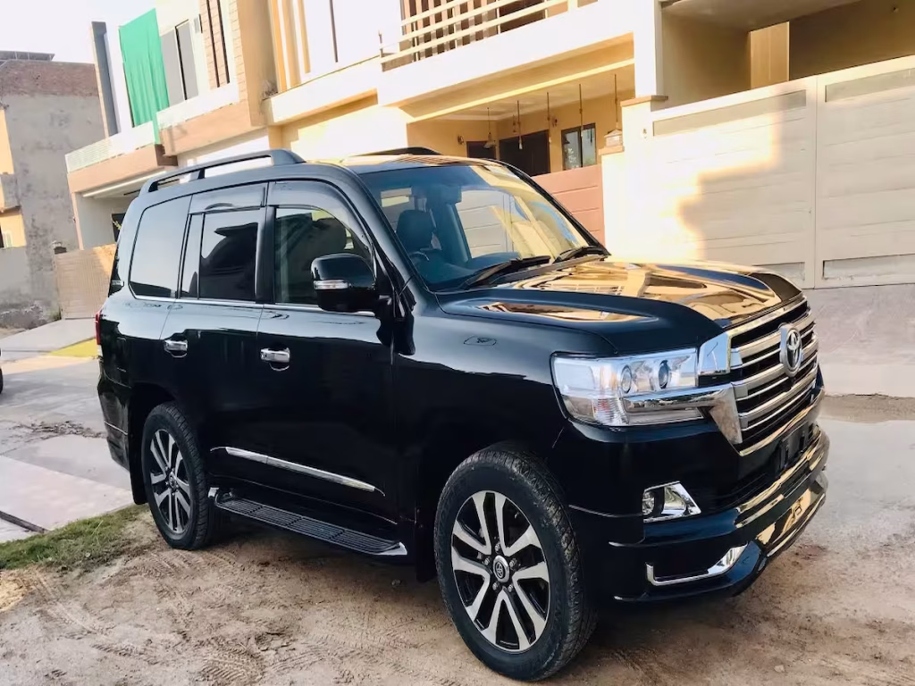 Toyota Land Cruiser V8 ZX Rental in Skardu | Luxury SUV with Driver